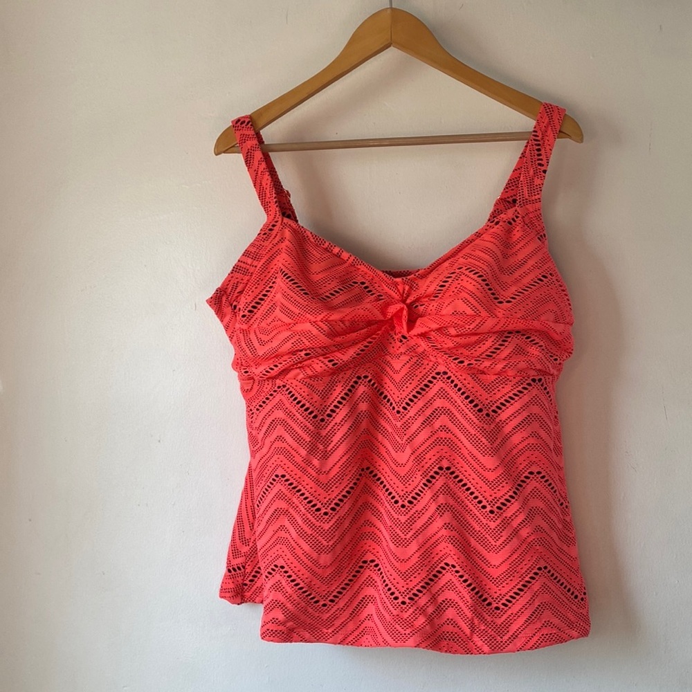 NWT Island Escape 24W Calypso Crochet Tankini Top